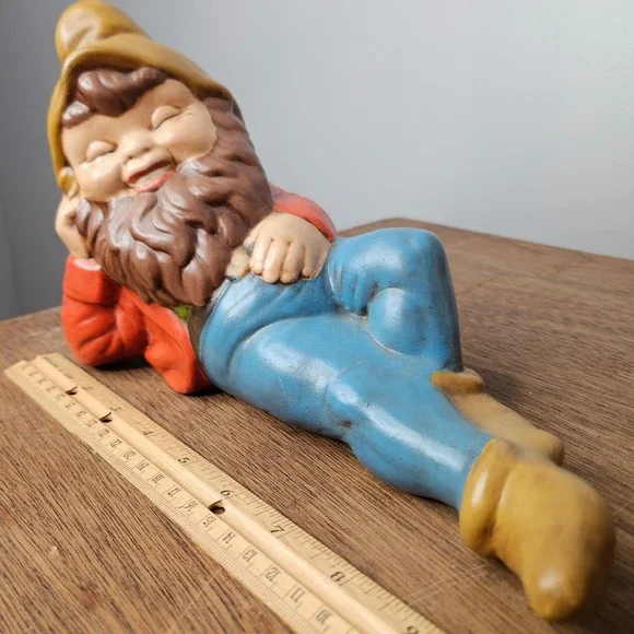 Vtg Hand Painted Reclining Garden Gnome Ceramic Figurine Red Blue G 75 10.5" - Picture 2 of 7